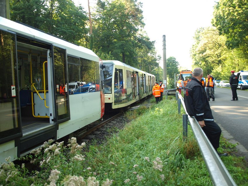 VU Radfahrer Strab Koeln Duennwald Berlinerstr Duennwalder Mauspfad P48.JPG